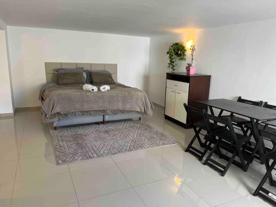 Linda Casa Com Amplo Jardim! Casa de férias Curitiba